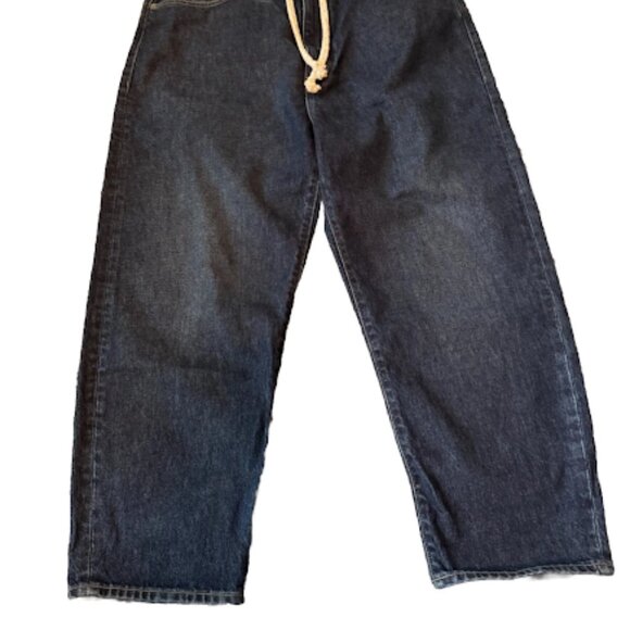 Levi's Women Made and Crafted Barrel Crop Relaxed Fit Ankle length NWT Size 31 - Picture 2 of 14